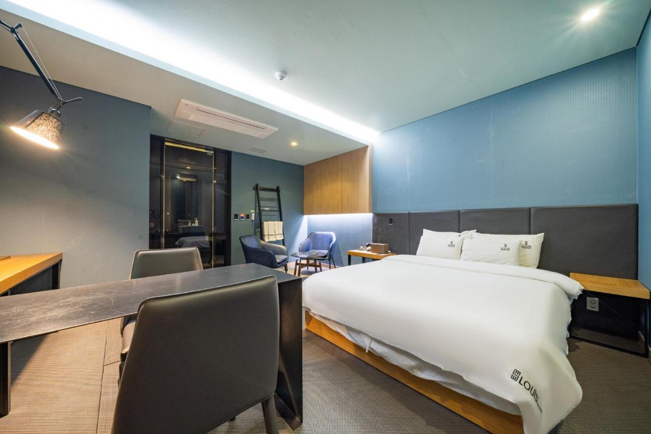Louis Boutique Hotel Чханвон Экстерьер фото