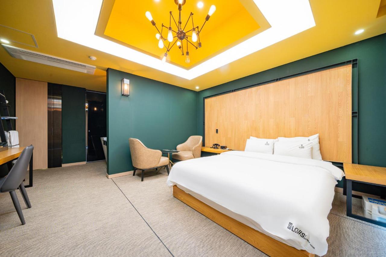 Louis Boutique Hotel Чханвон Экстерьер фото